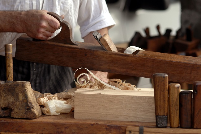 Laat een houten tafelblad op maat maken!